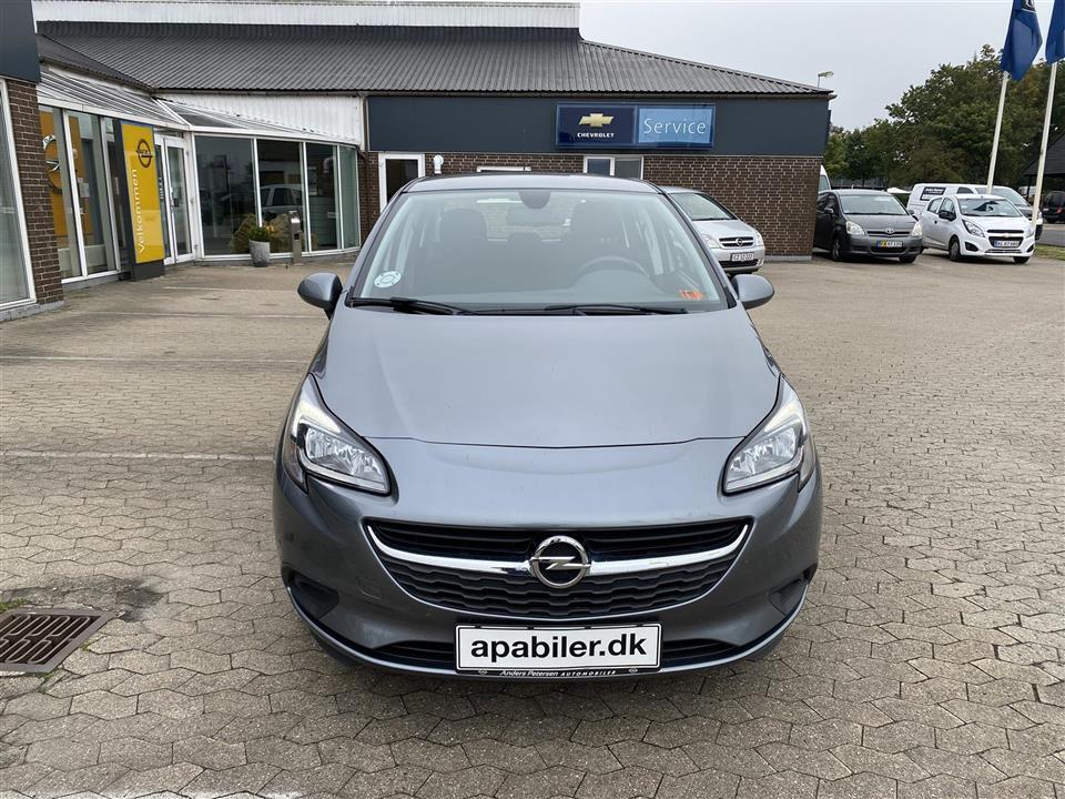 Grå Opel Corsa fra 2018
