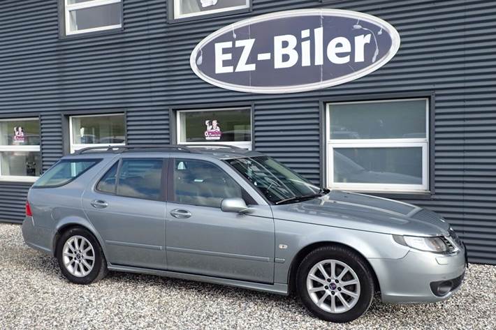 Grå Saab 9-5 fra 2009