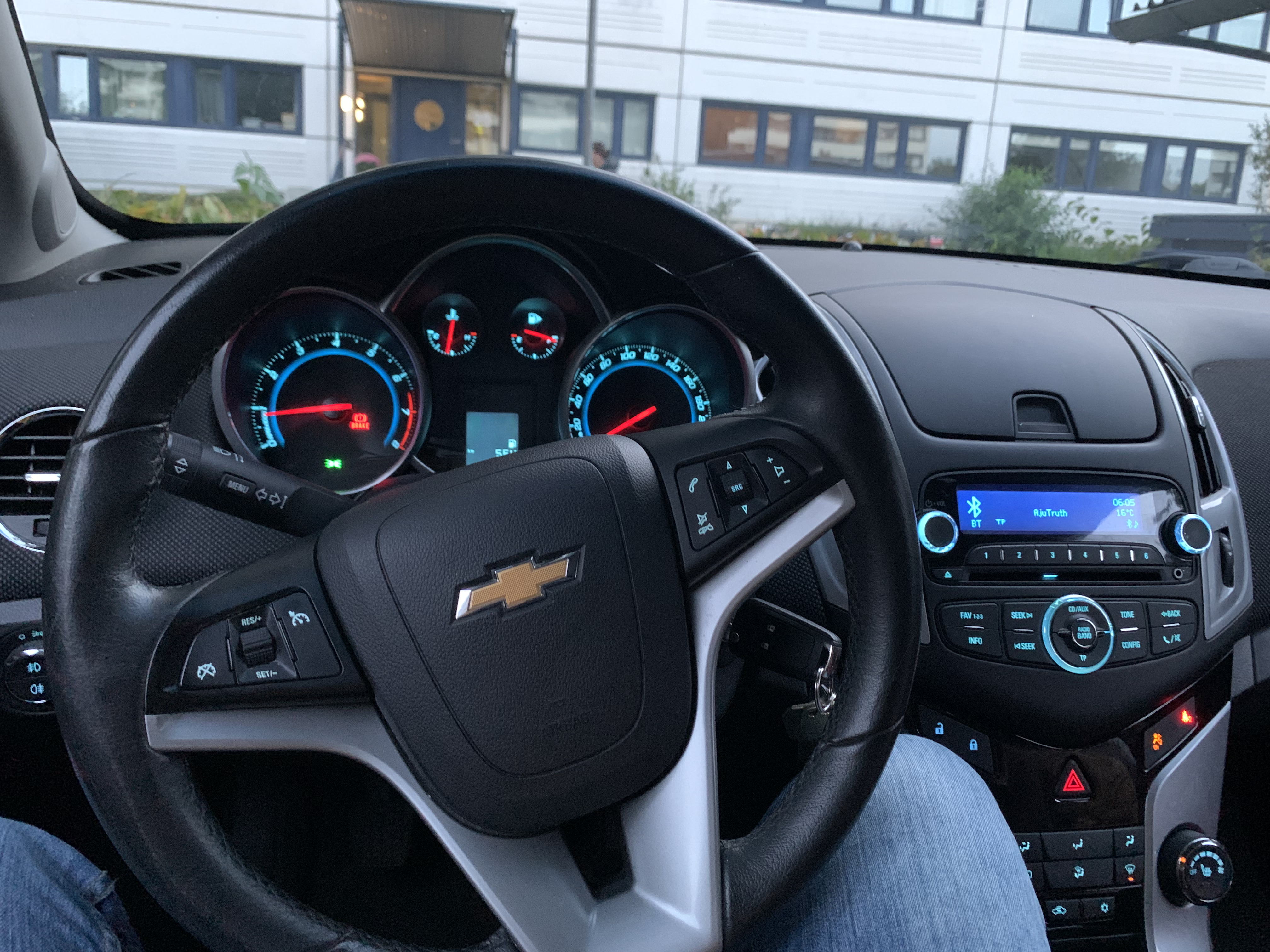Grå Chevrolet Cruze fra 2013