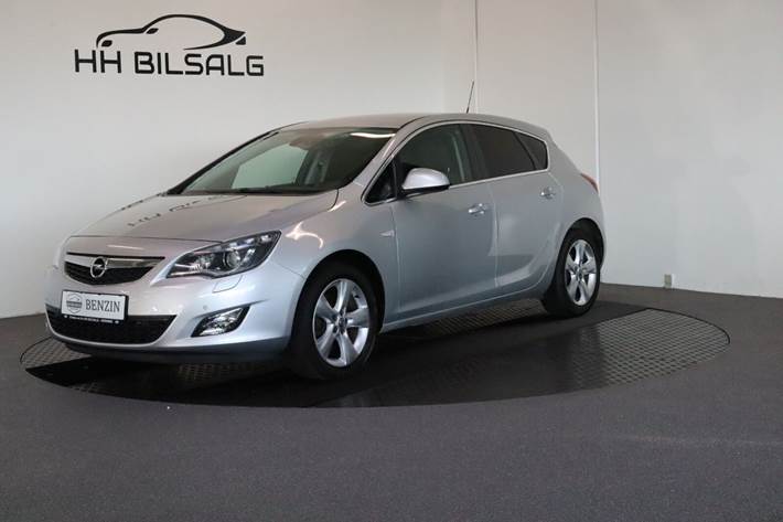 Grå Opel Astra fra 2010