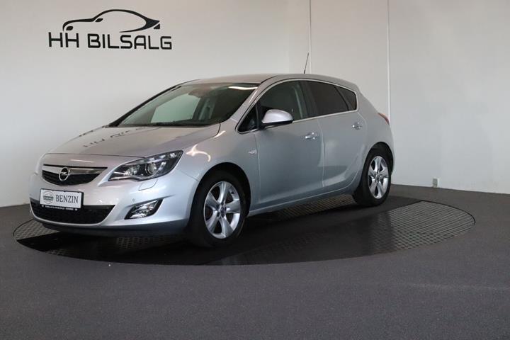 Grå Opel Astra fra 2010