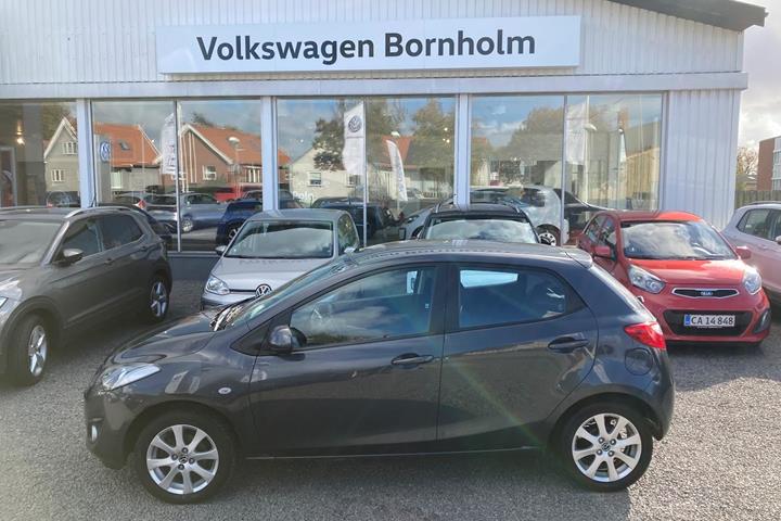 Grå Mazda 2 fra 2012