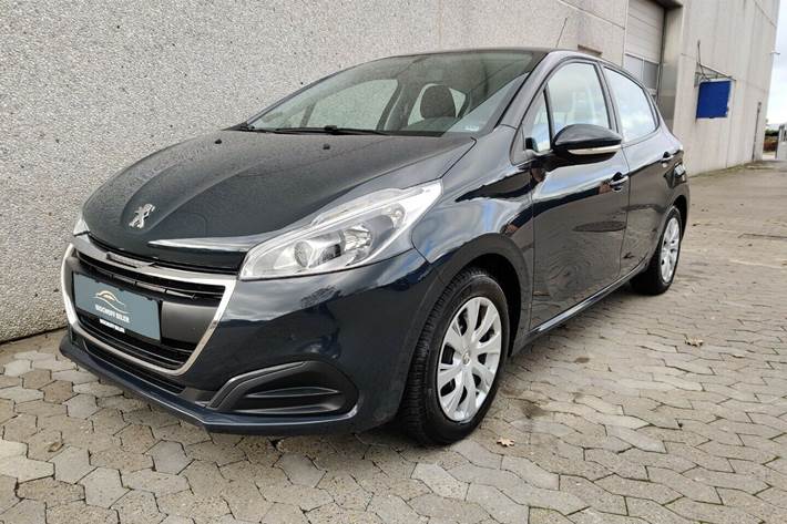 Blå Peugeot 208 fra 2015