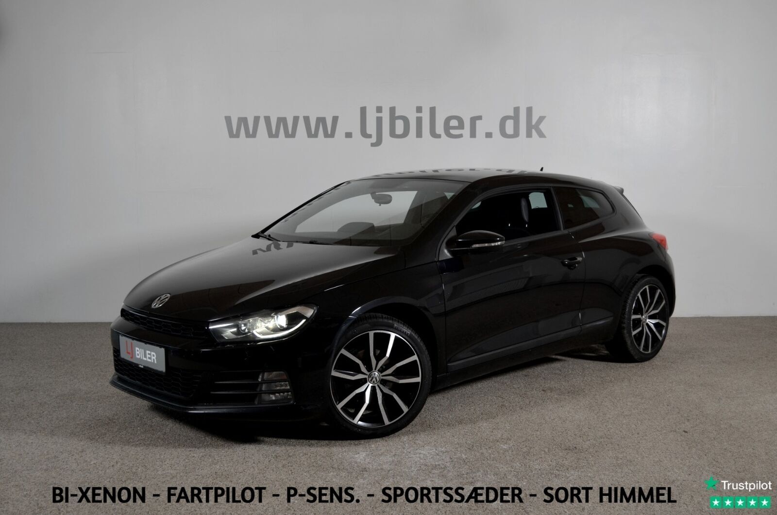 Grå VW Scirocco fra 2015