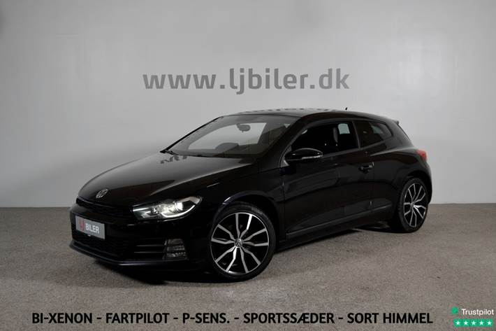 Grå VW Scirocco fra 2015