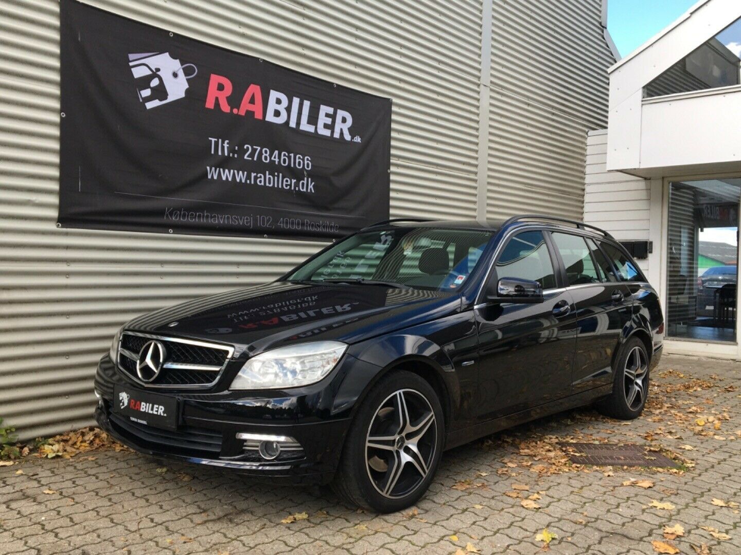 Sort Mercedes C180 fra 2010