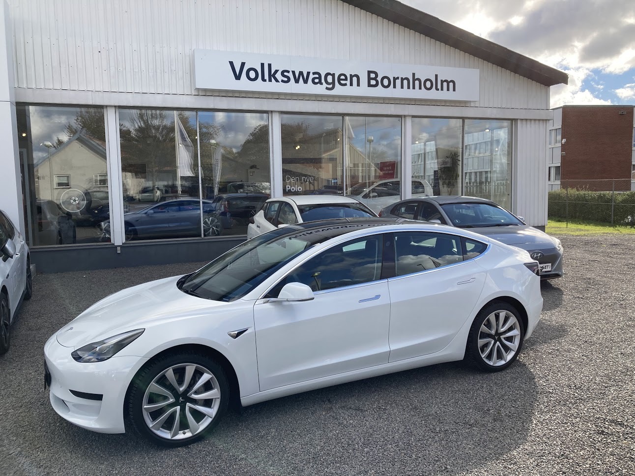 Hvid Tesla Model 3 fra 2020