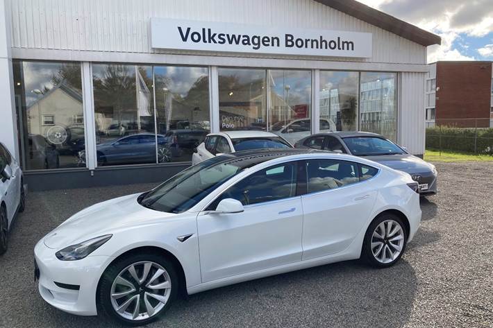 Hvid Tesla Model 3 fra 2020