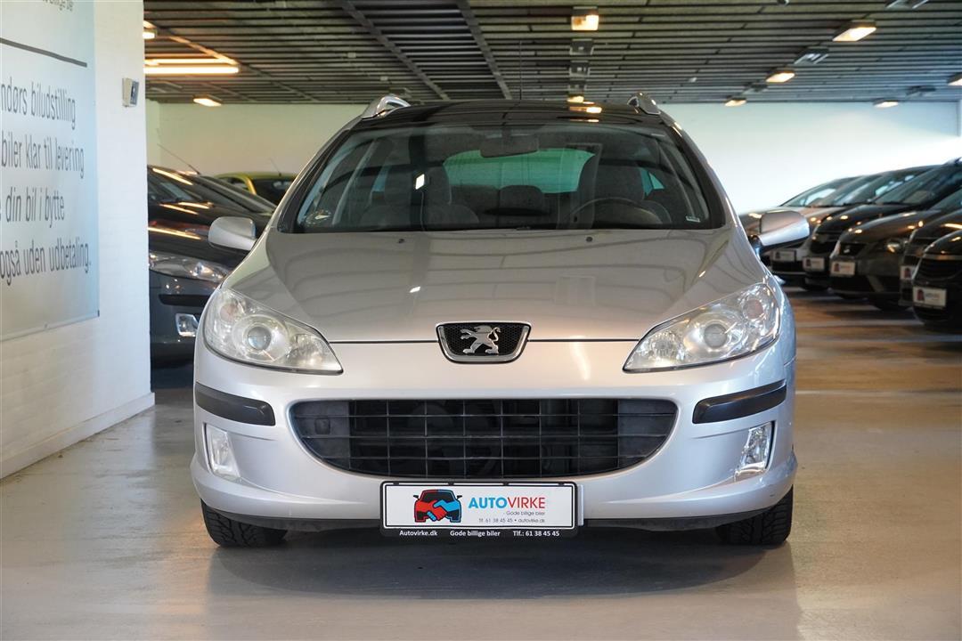 Grå Peugeot 407 fra 2005