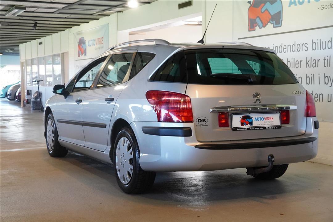 Grå Peugeot 407 fra 2005