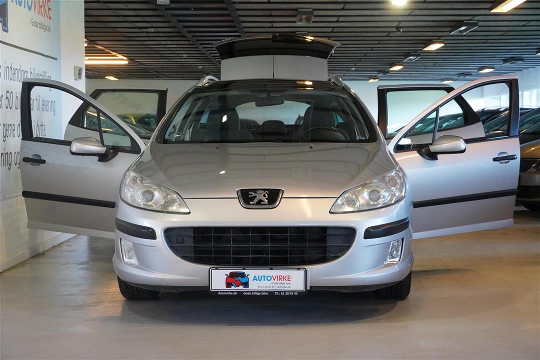 Grå Peugeot 407 fra 2005