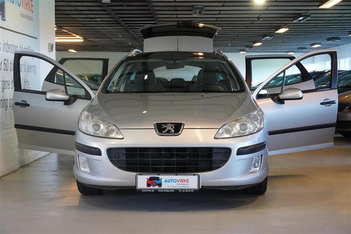 Grå Peugeot 407 fra 2005