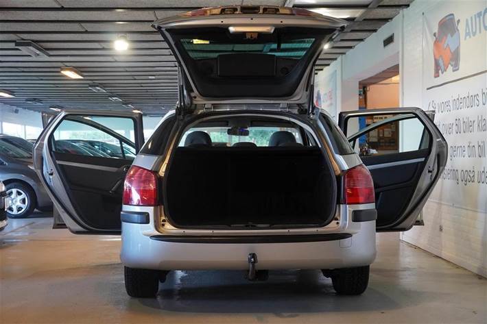 Grå Peugeot 407 fra 2005