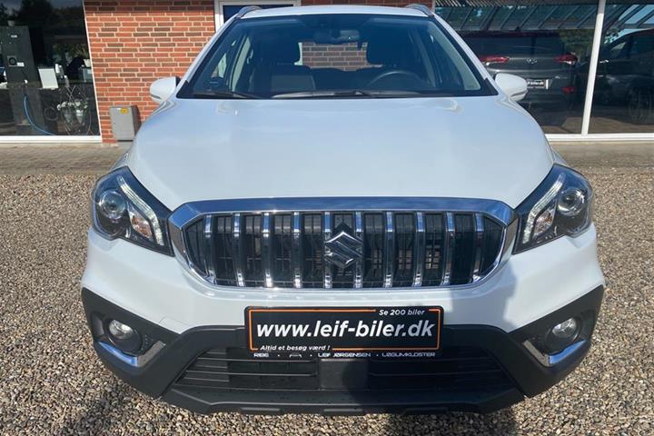 Hvid Suzuki S-Cross fra 2018