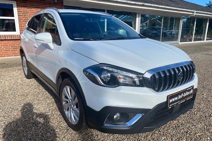 Hvid Suzuki S-Cross fra 2018
