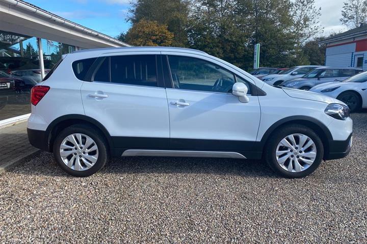 Hvid Suzuki S-Cross fra 2018