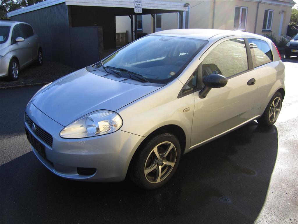 Sølv Fiat Grande Punto fra 2006