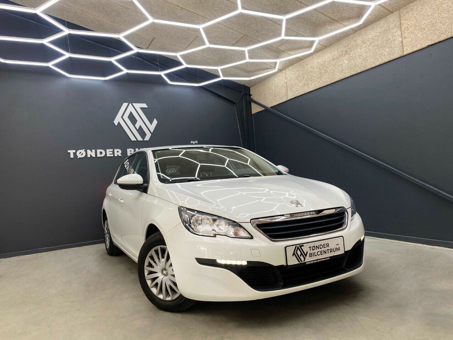 Hvid Peugeot 308 fra 2014