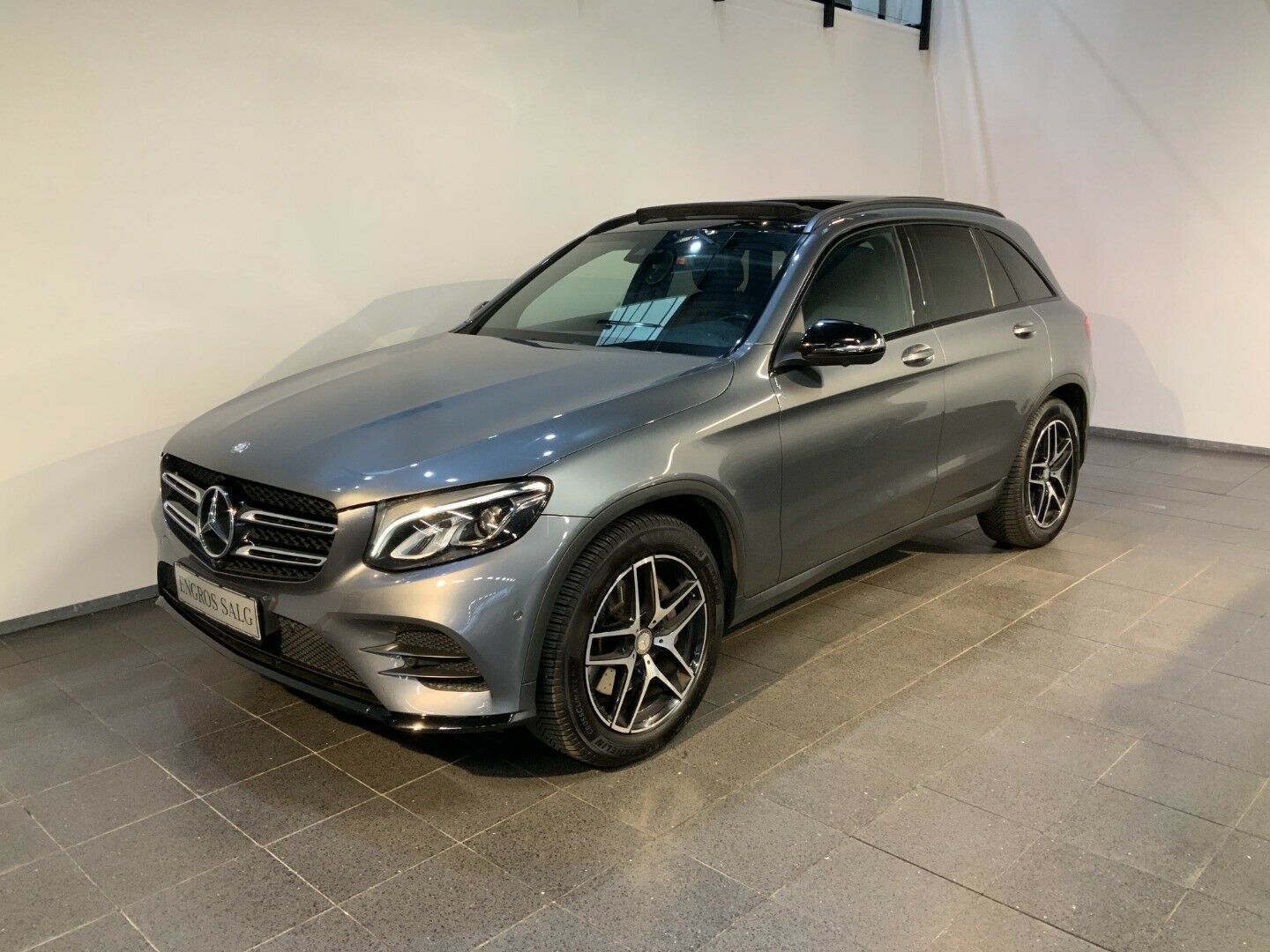 Grå Mercedes GLC250 fra 2016