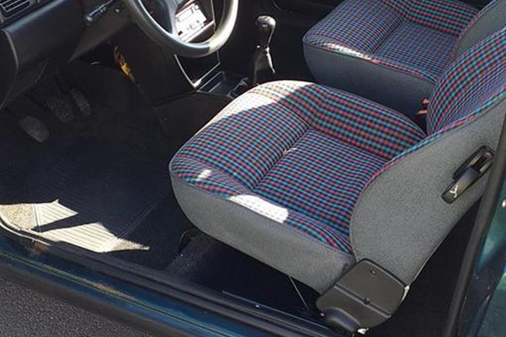 Grøn Fiat Uno fra 1994