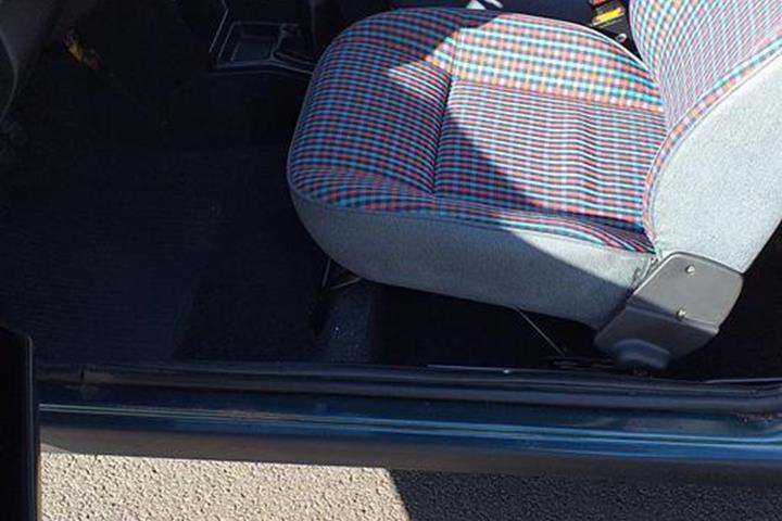 Grøn Fiat Uno fra 1994
