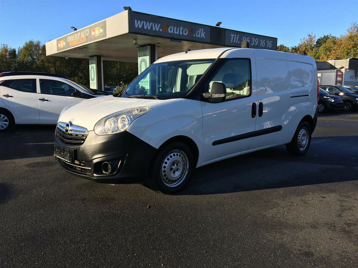 Hvid Opel Combo fra 2012