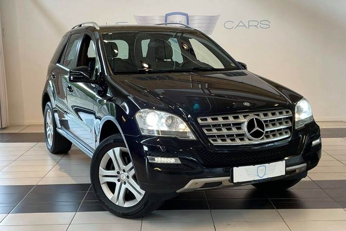 Grå Mercedes ML350 fra 2011