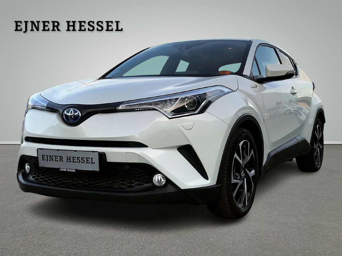 Beige Toyota C-HR fra 2019