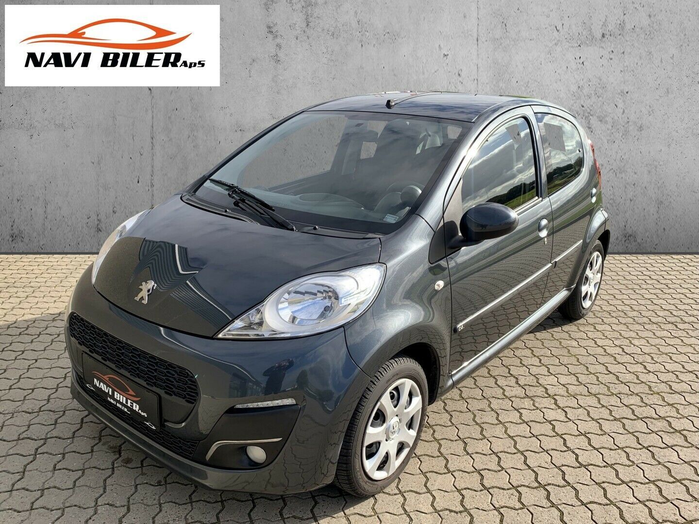 Grå Peugeot 107 fra 2012