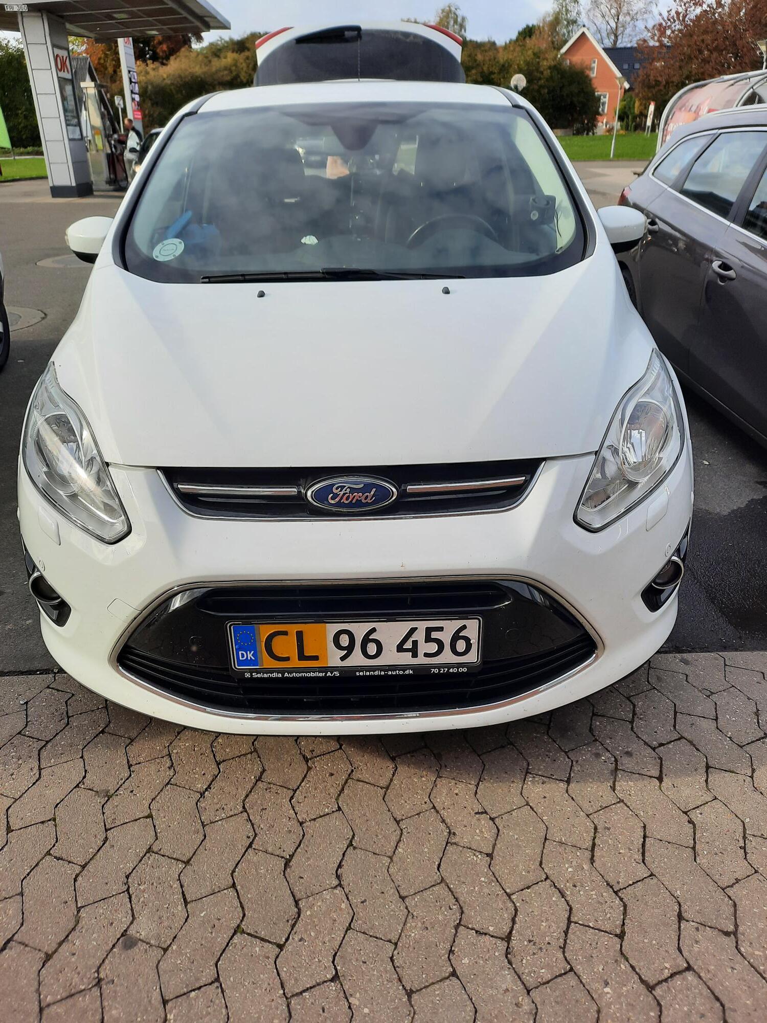 Hvid Ford C-MAX fra 2015