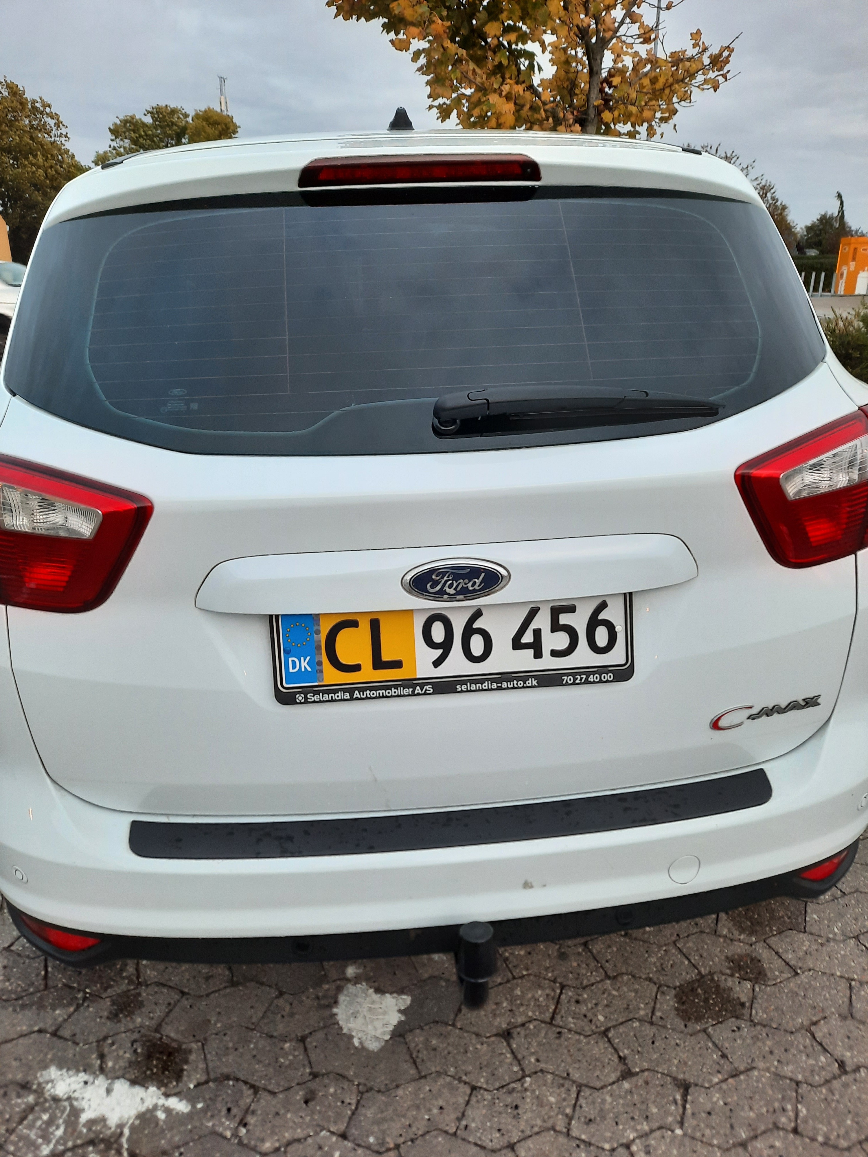Hvid Ford C-MAX fra 2015