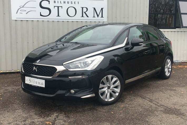 Sort DS DS 5 fra 2015