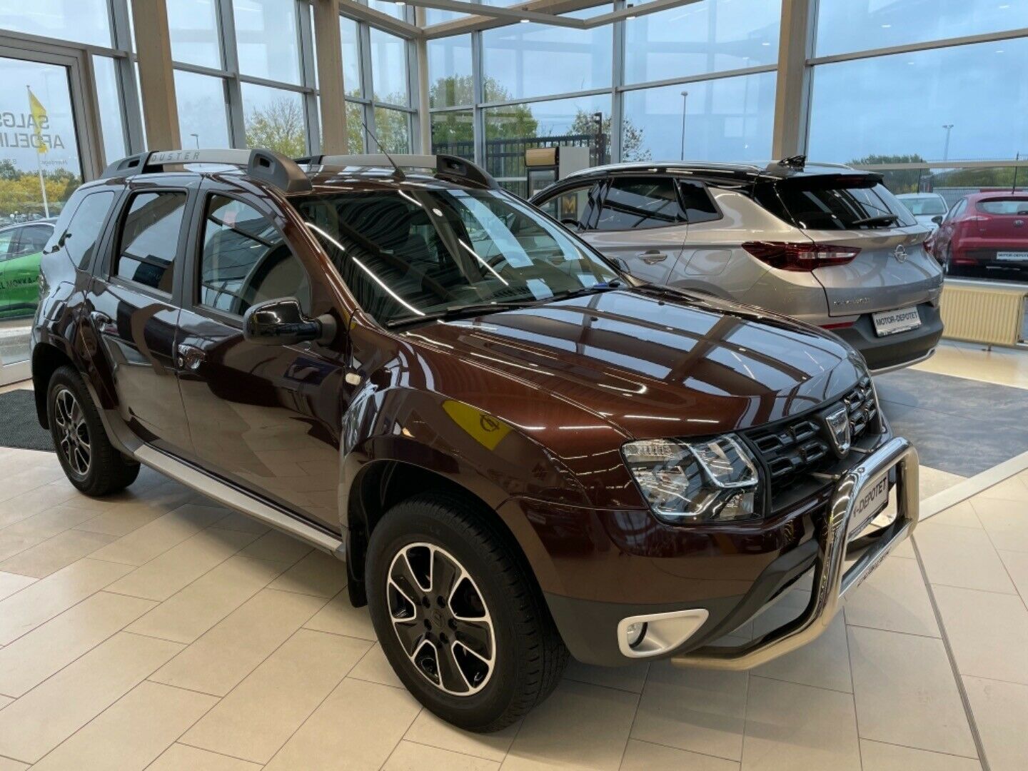 Brun Dacia Duster fra 2017