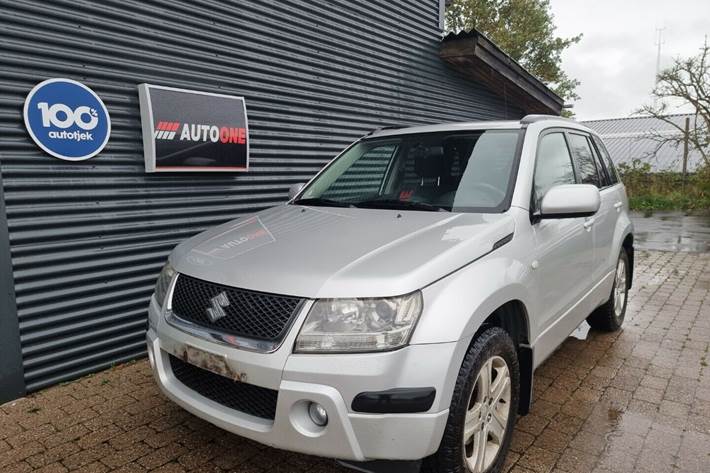 Grå Suzuki Grand Vitara fra 2007
