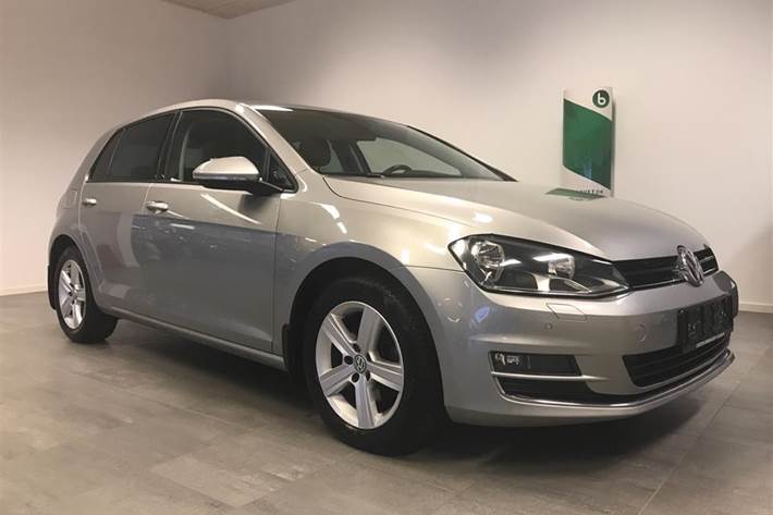 Grå VW Golf fra 2014