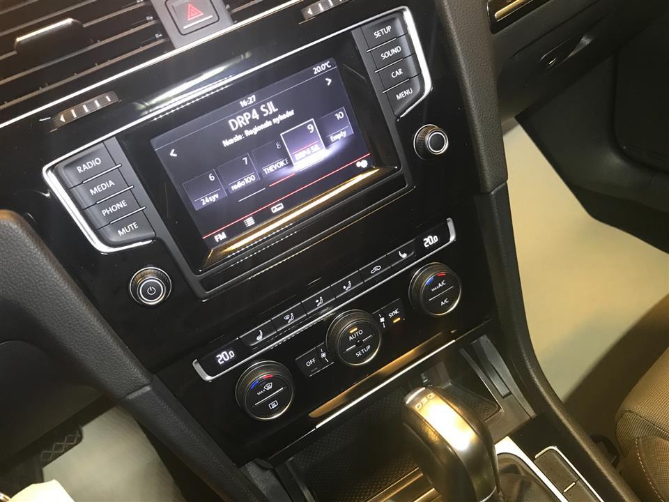 Grå VW Golf fra 2014