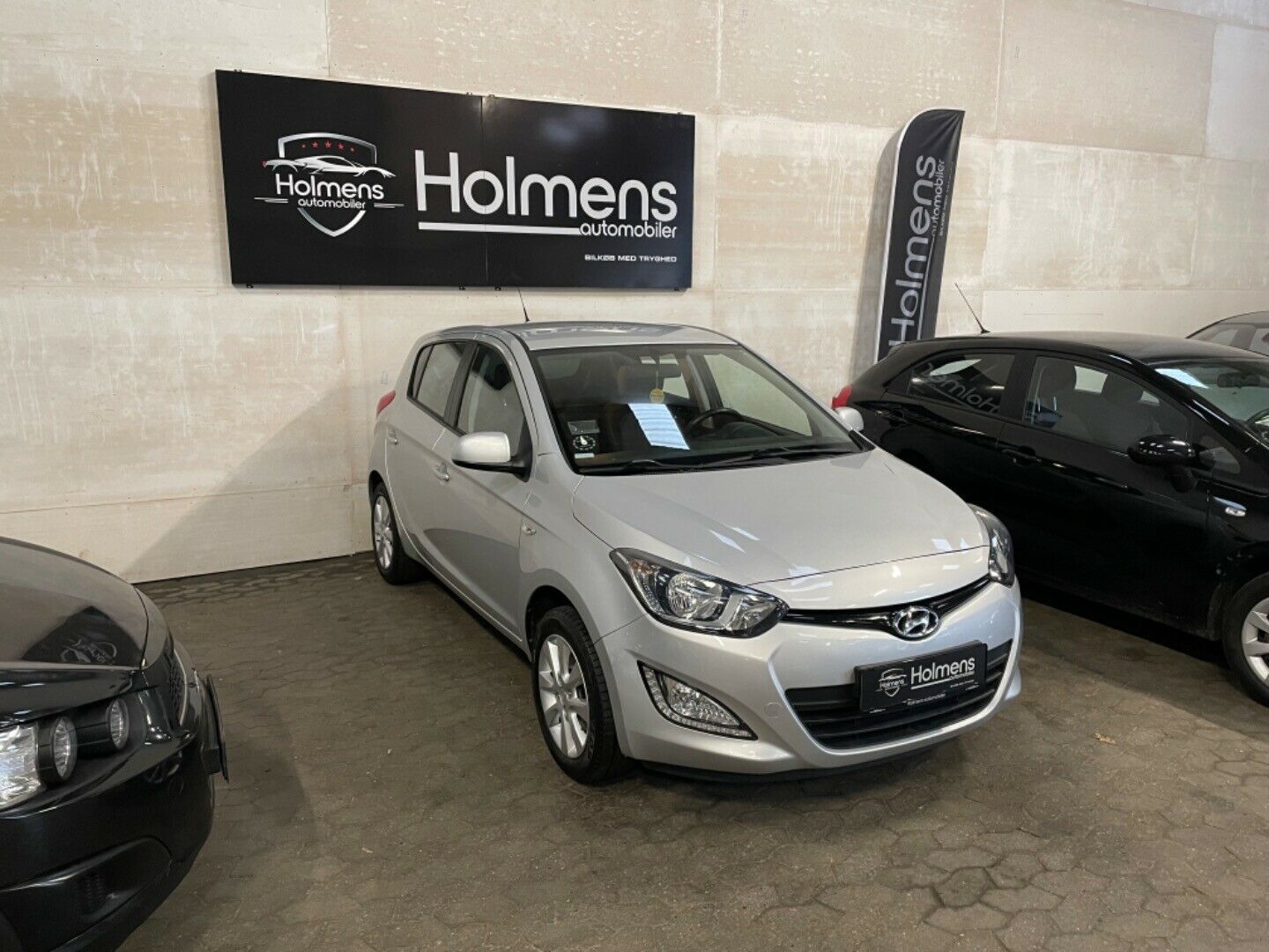 Grå Hyundai i20 fra 2014