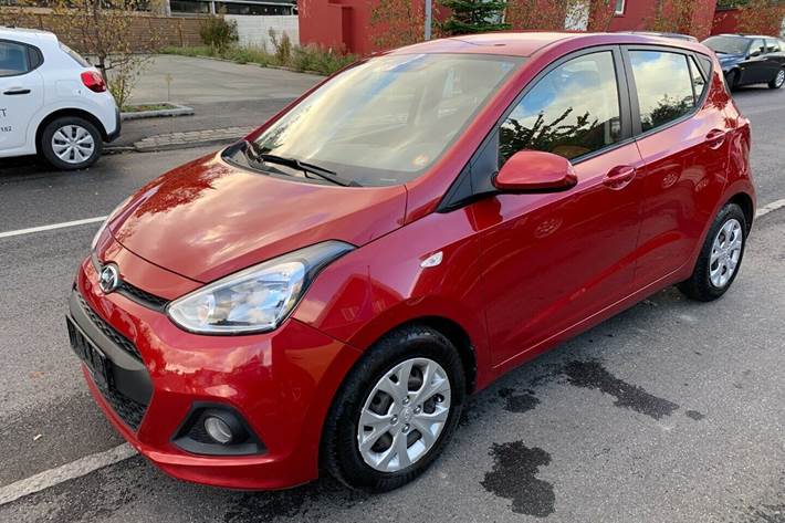 Grå Hyundai i10 fra 2015