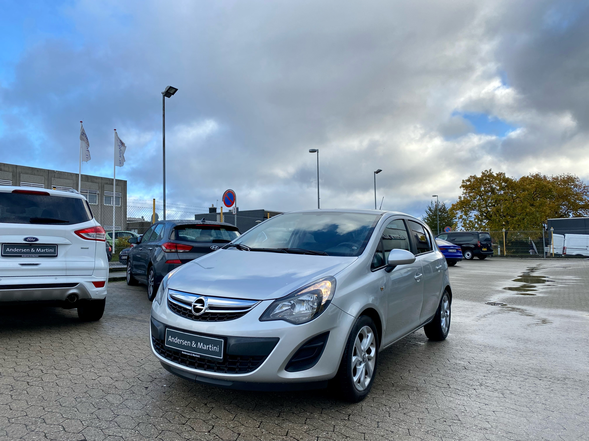 Sølv Opel Corsa fra 2014