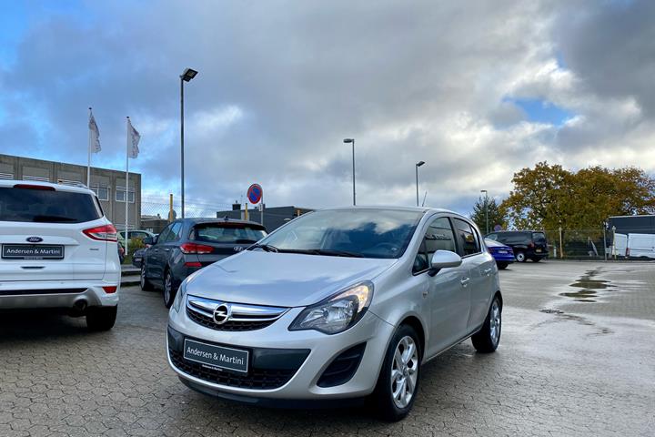 Sølv Opel Corsa fra 2014