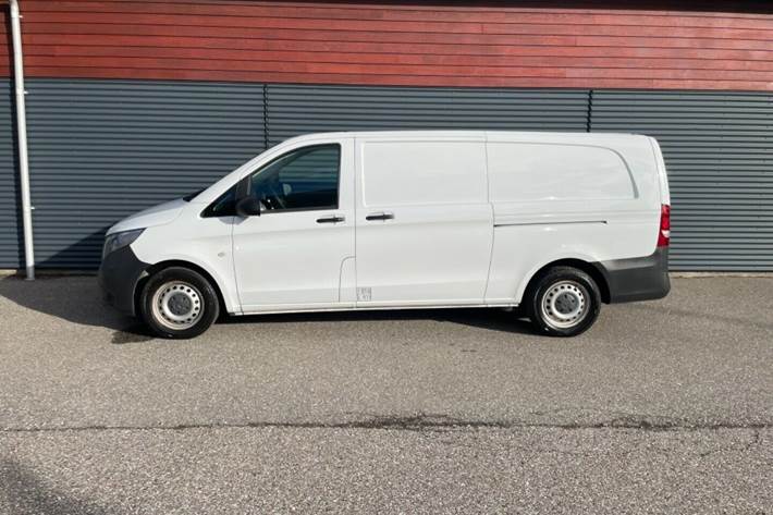 Hvid Mercedes Vito 116 fra 2015