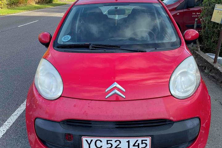 Rød Citroën C4 fra 2006