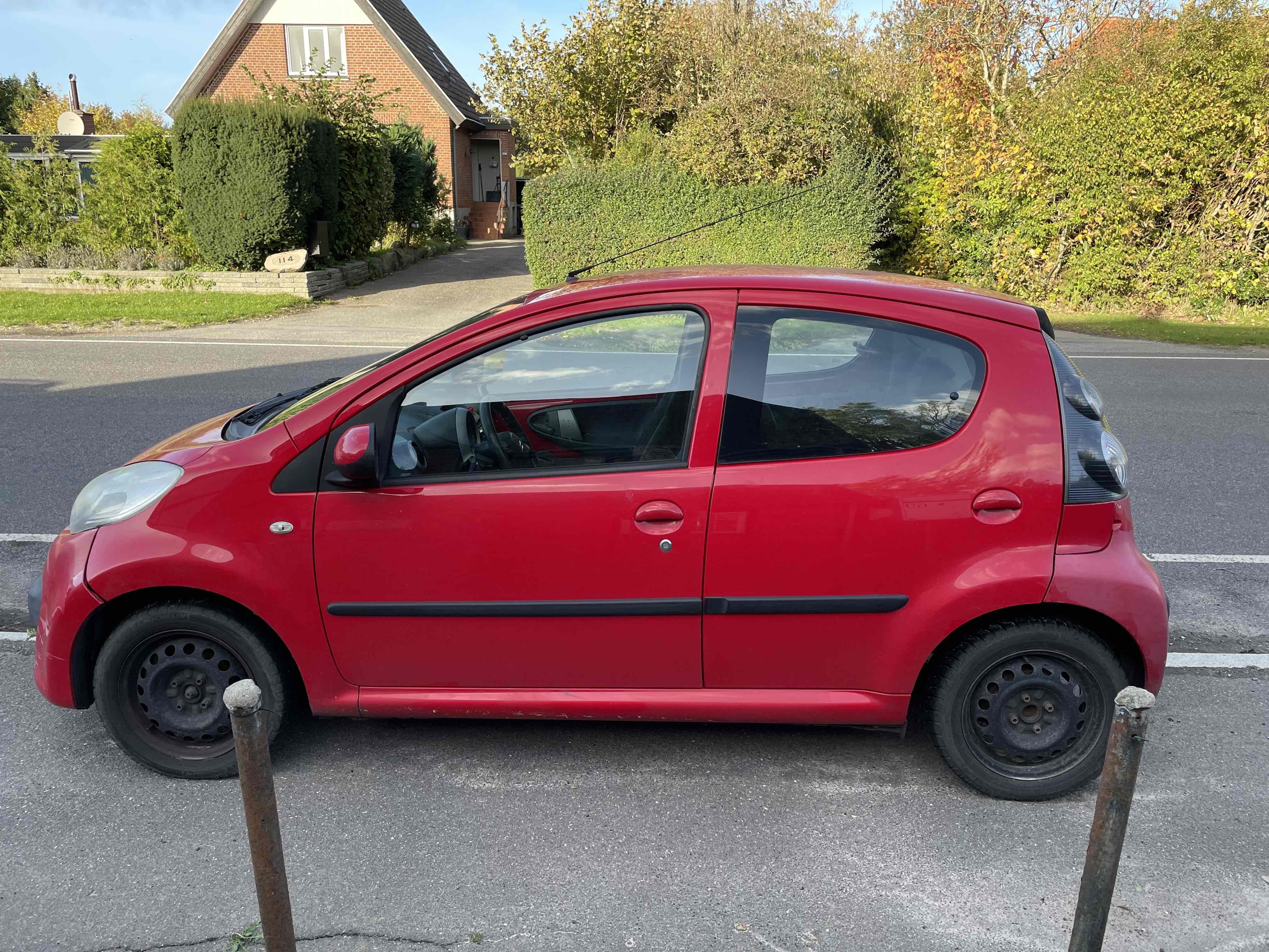 Rød Citroën C4 fra 2006