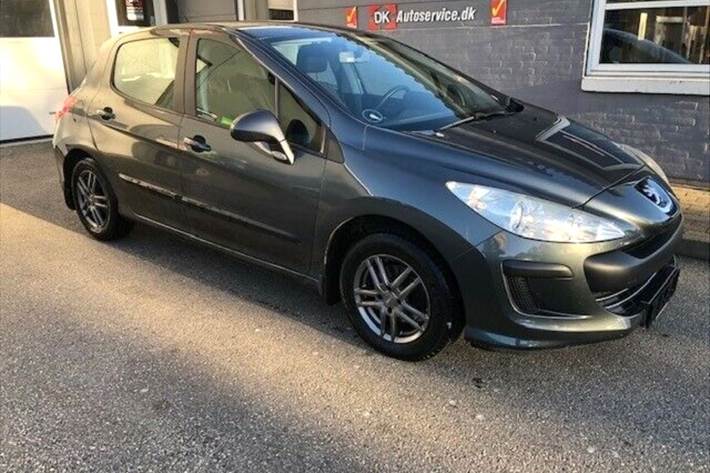 Grå Peugeot 308 fra 2008