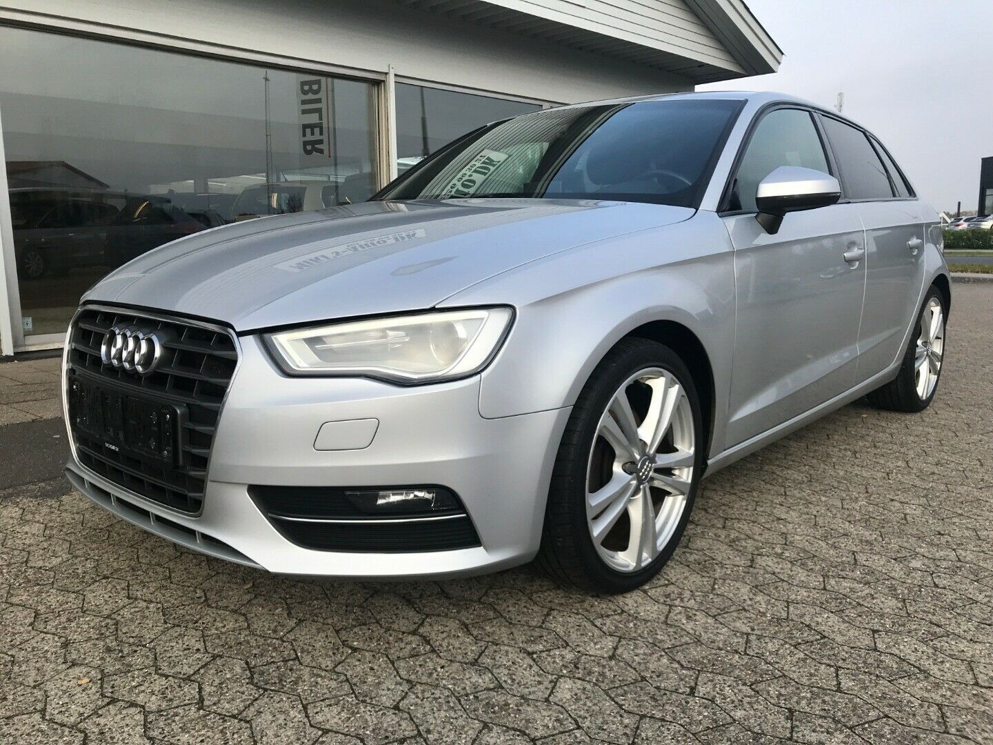 Grå Audi A3 fra 2013