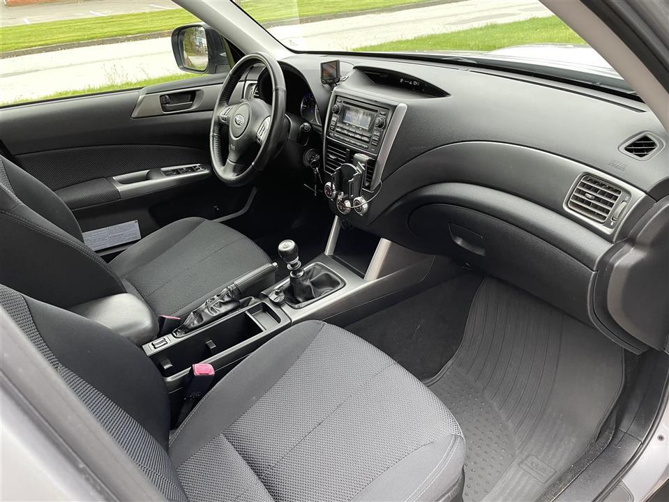 Grå Subaru Forester fra 2011