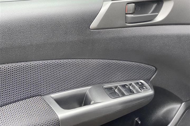 Grå Subaru Forester fra 2011