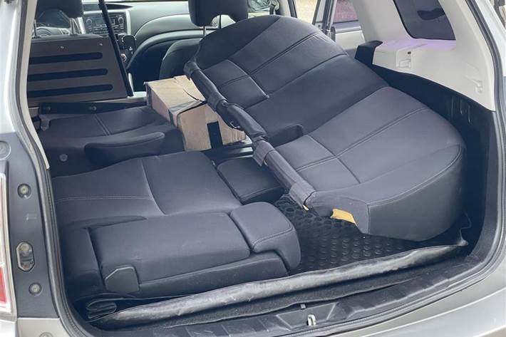 Grå Subaru Forester fra 2011