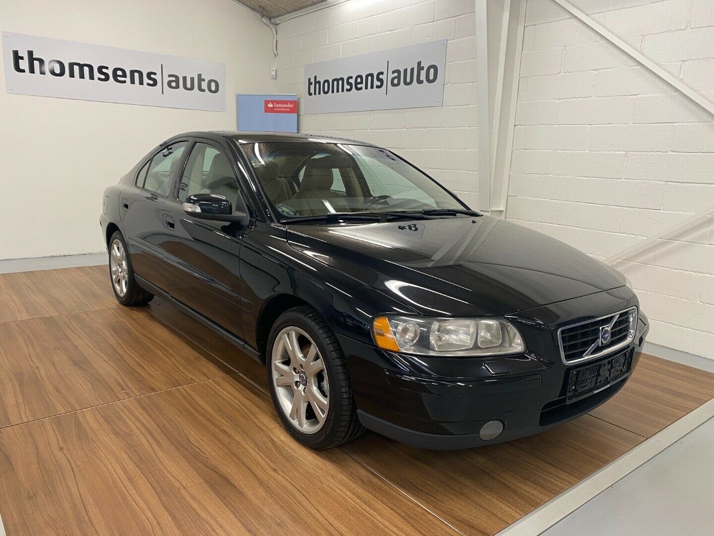Grå Volvo S60 fra 2008