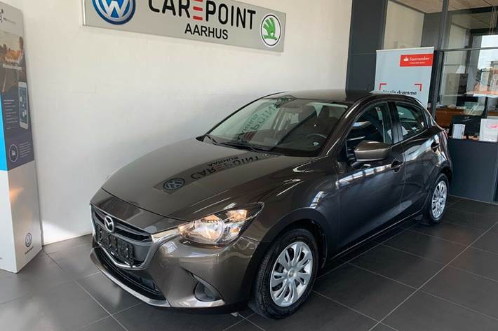 Brun Mazda 2 fra 2016